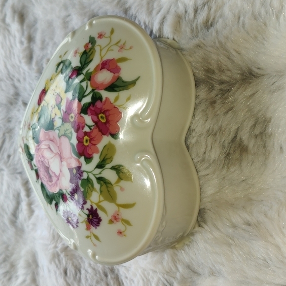 Musical Heart Trinket Jewelry Music Porcelain Floral Box - Picture 4 of 14